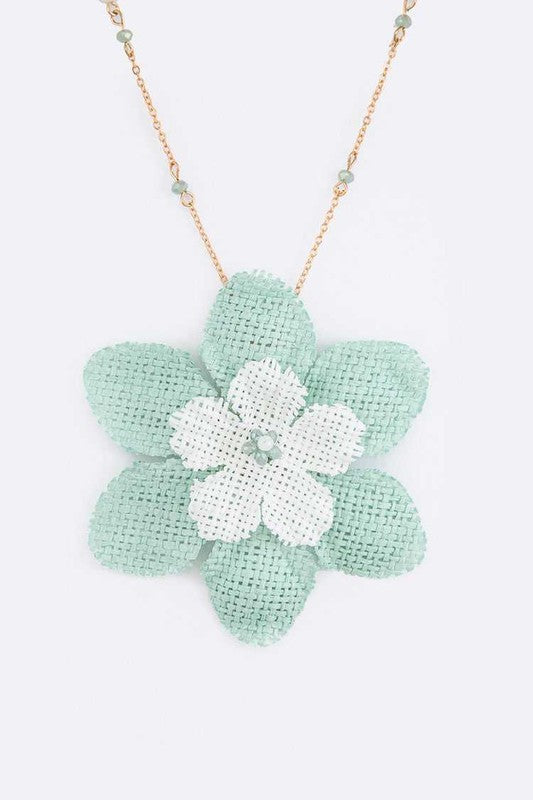 Straw Flower Pendant Iconic Necklace Set